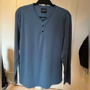 (LIGHTLY USED) AO Long Sleeve Henley Curve-Hem